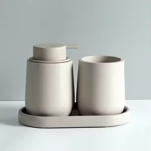 Bottiglia di lozione in resina - Home Essentials Bathroom Accessories recensione e prezzo